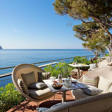 Les Roches Blanches Hotel